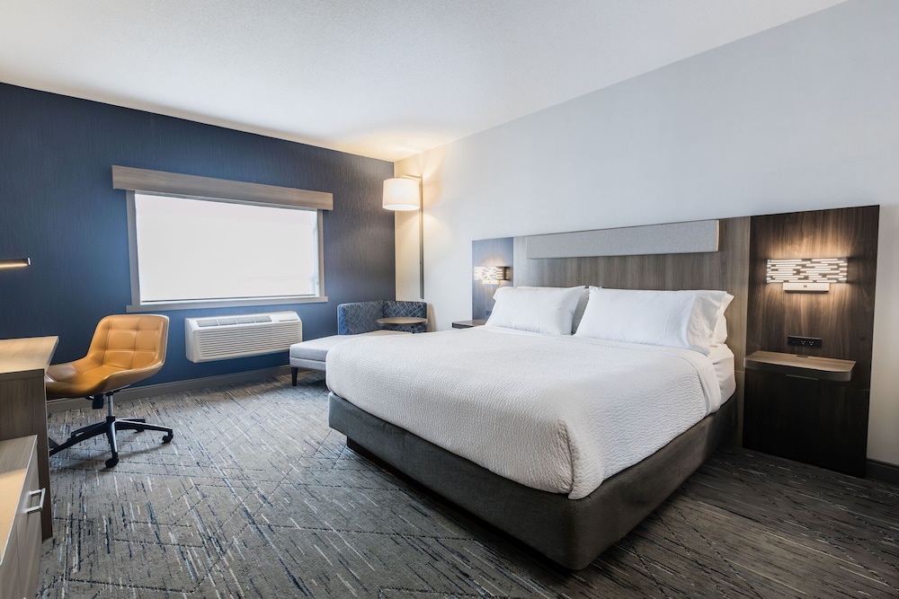 holiday inn express and suites calgary south macleod trail s