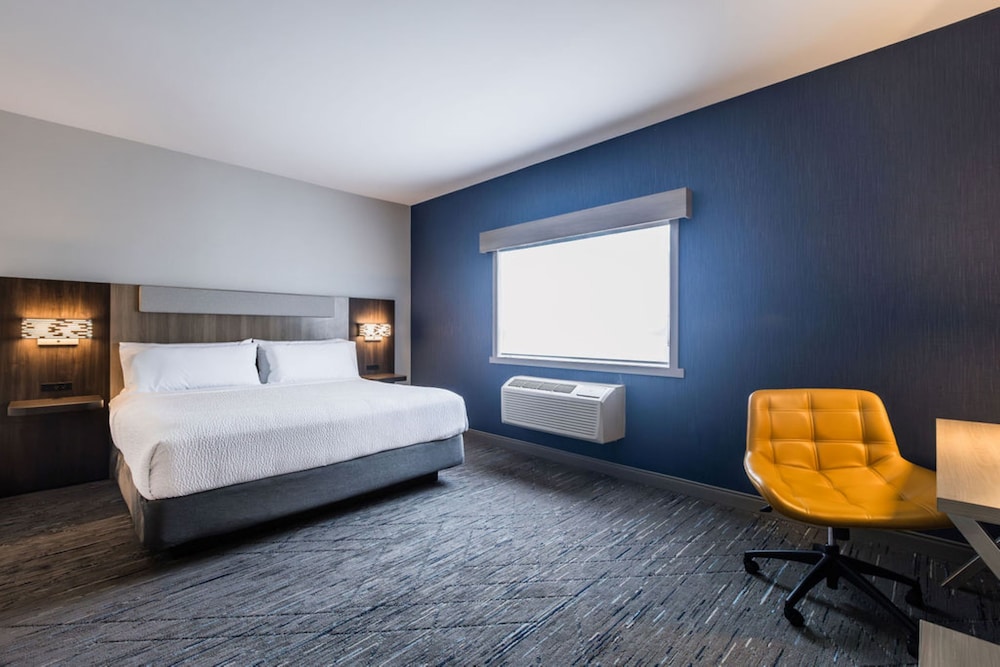holiday inn express and suites calgary south macleod trail s