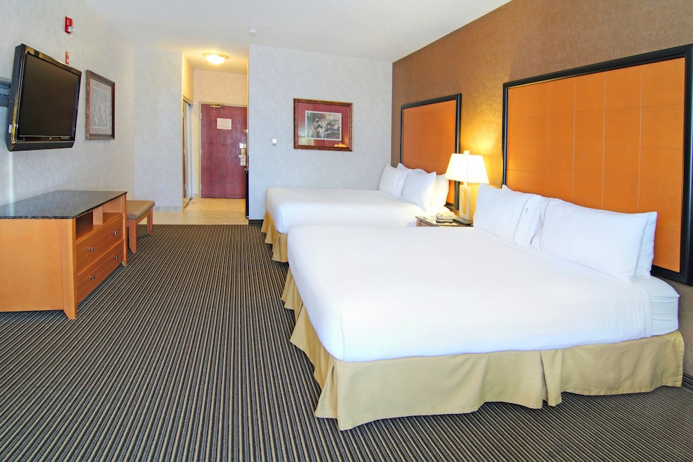 holiday inn express and suites calgary south macleod trail s