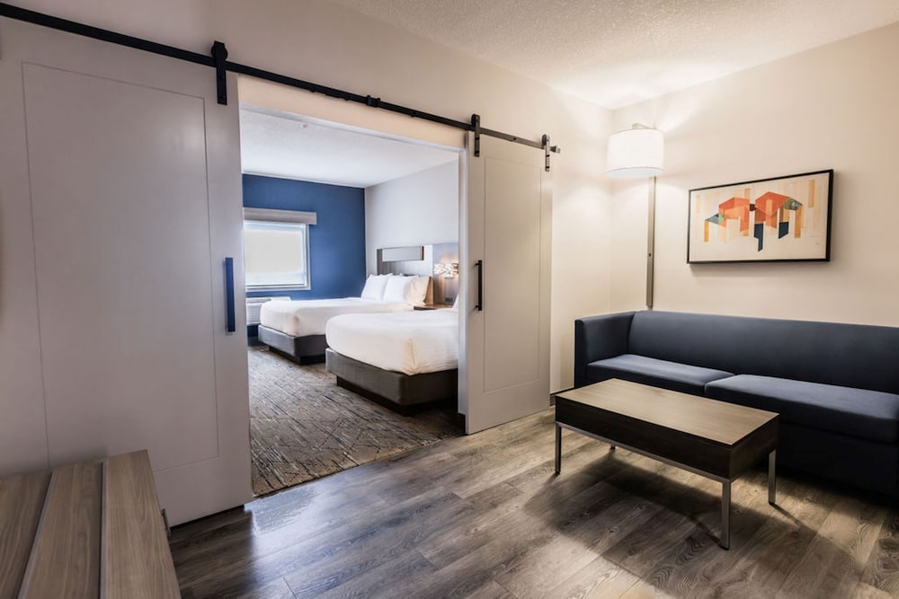 holiday inn express and suites calgary south macleod trail s
