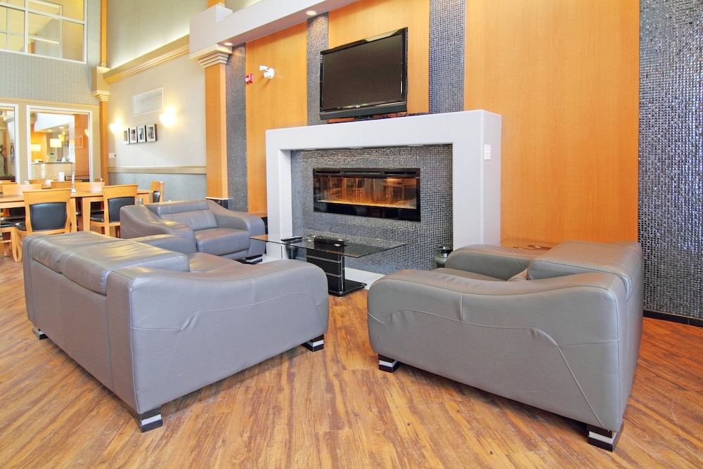 holiday inn express and suites calgary south macleod trail s
