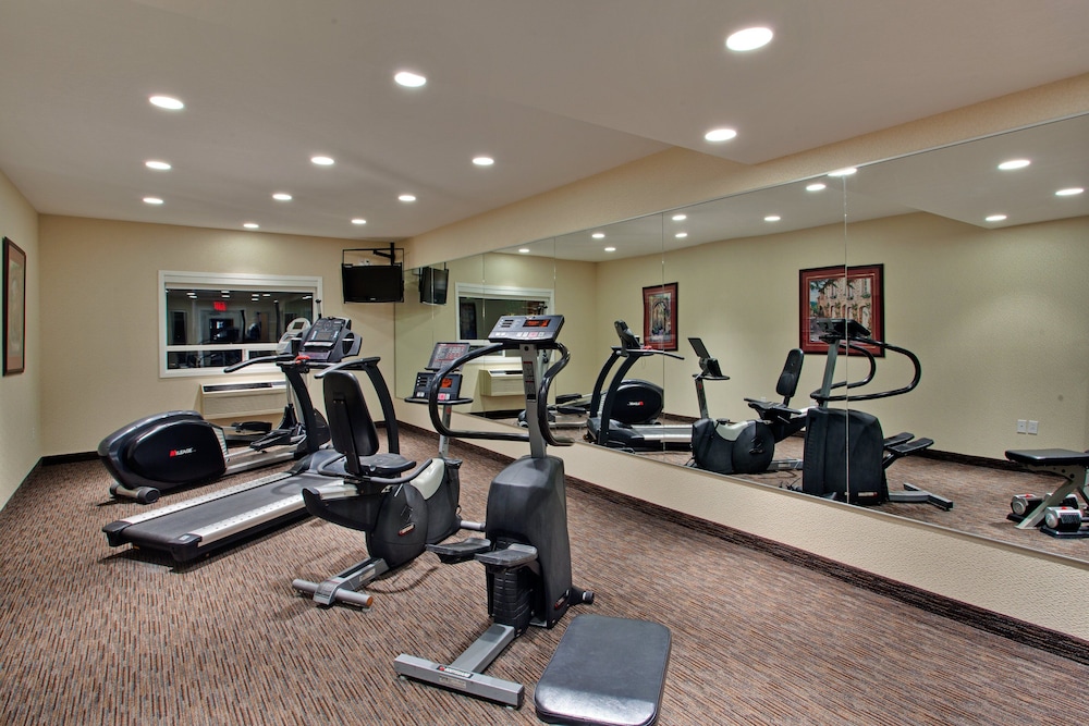 holiday inn express and suites calgary south macleod trail s