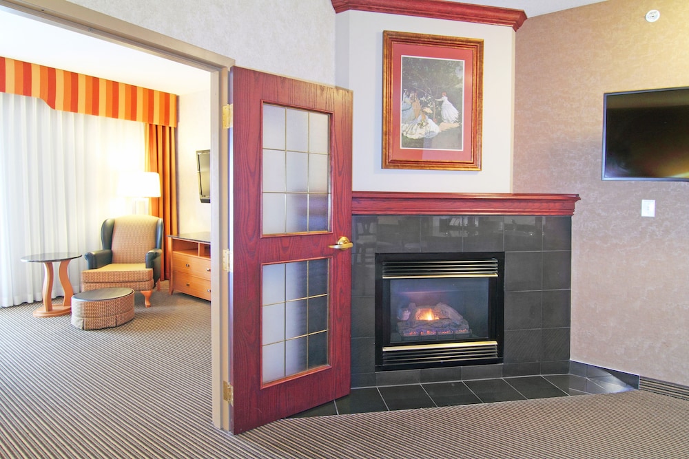 holiday inn express and suites calgary south macleod trail s