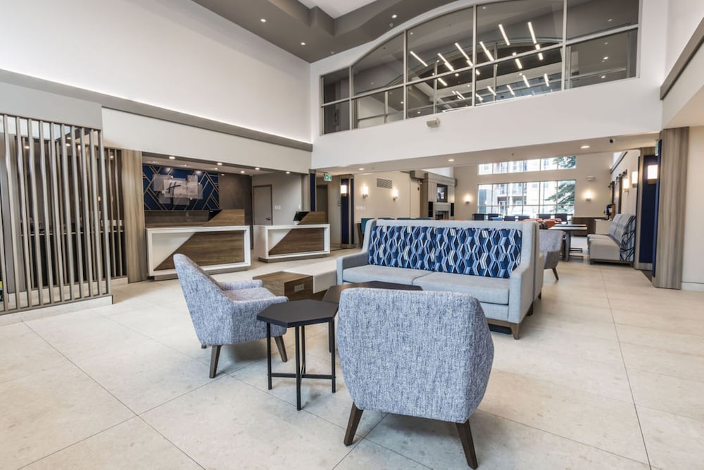 holiday inn express and suites calgary south macleod trail s