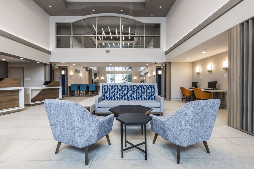 holiday inn express and suites calgary south macleod trail s