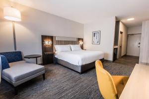 holiday inn express and suites calgary south macleod trail s