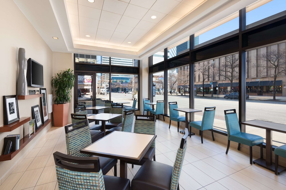 hampton inn cleveland downtown