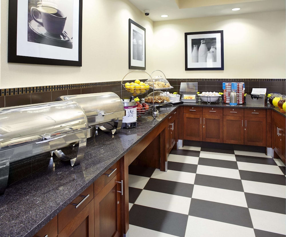 hampton inn cleveland downtown
