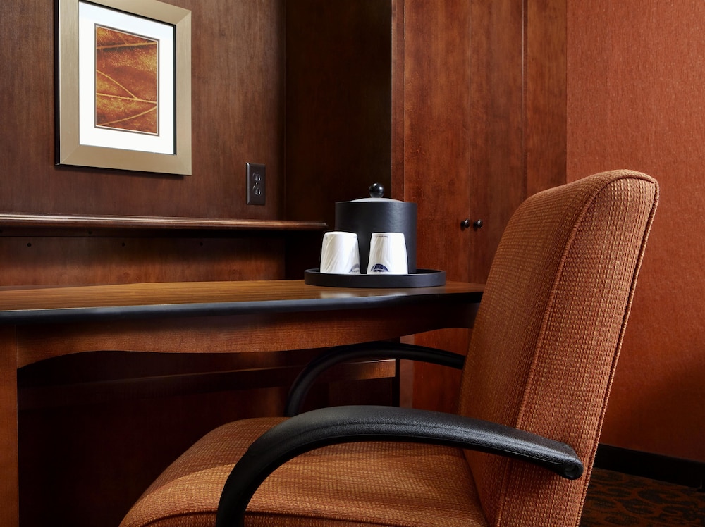 hampton inn cleveland downtown