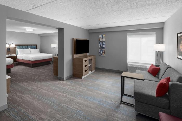 hampton inn cleveland downtown