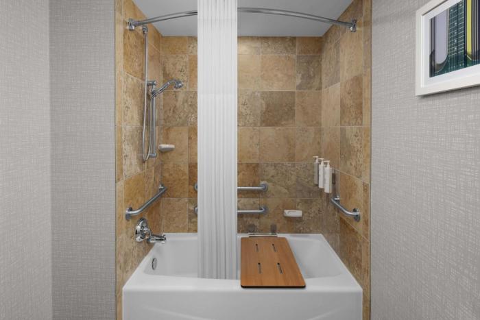 hampton inn cleveland downtown