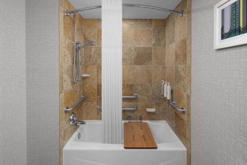 hampton inn cleveland downtown