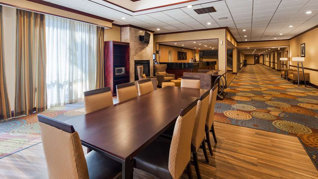 spark by hilton lockport
