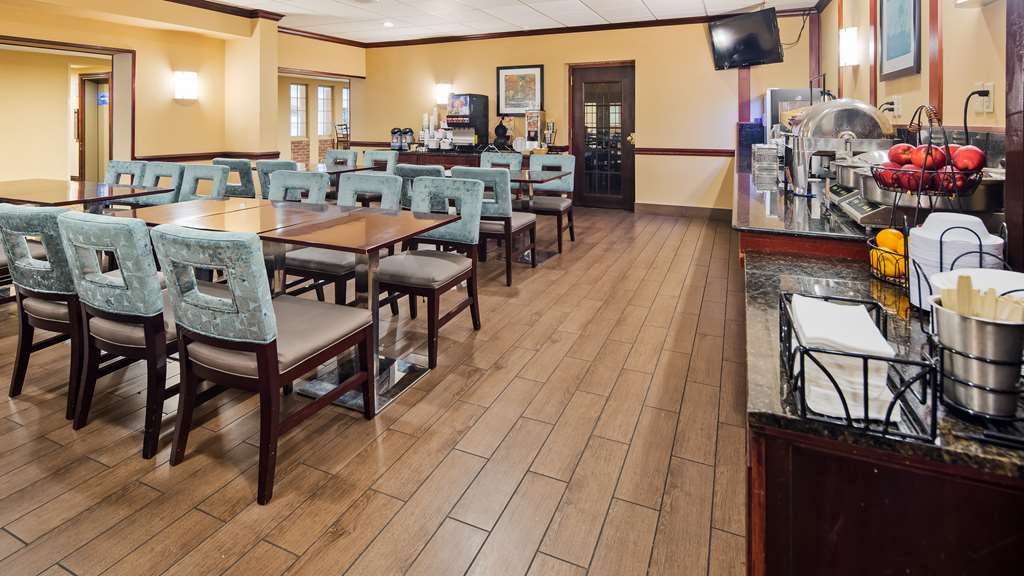 spark by hilton lockport