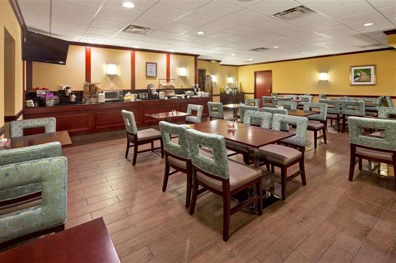 spark by hilton lockport