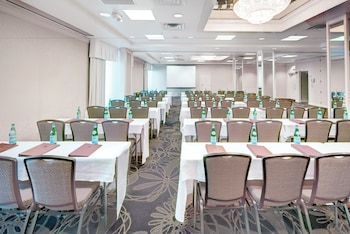 doubletree by hilton milwaukee downtown