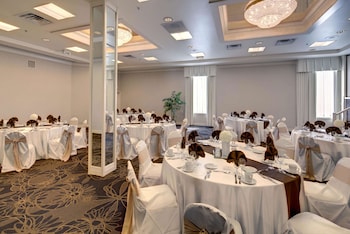 doubletree by hilton milwaukee downtown