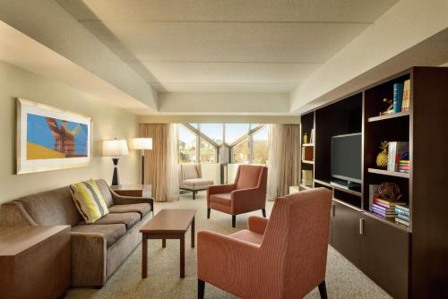 embassy suites by hilton milwaukee brookfield