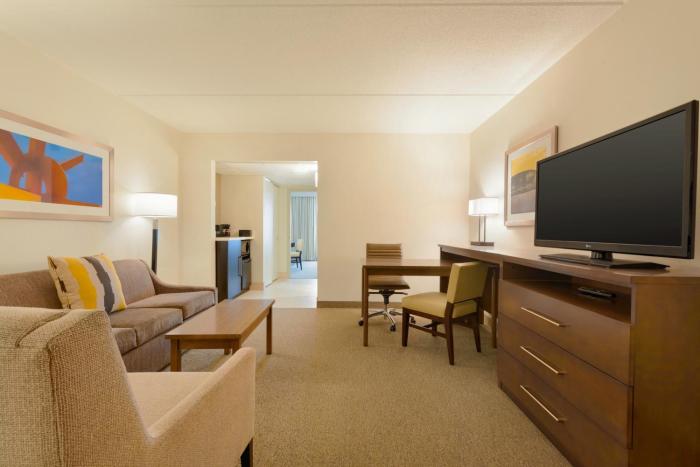 embassy suites by hilton milwaukee brookfield