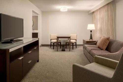 embassy suites by hilton milwaukee brookfield