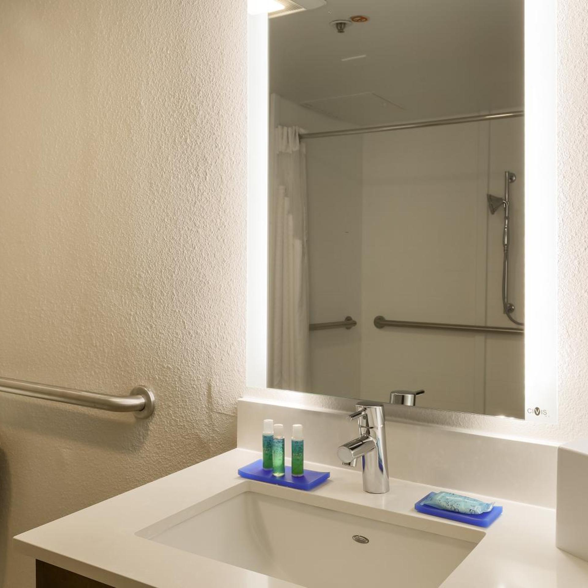 holiday inn express milwaukee west medical center by ihg