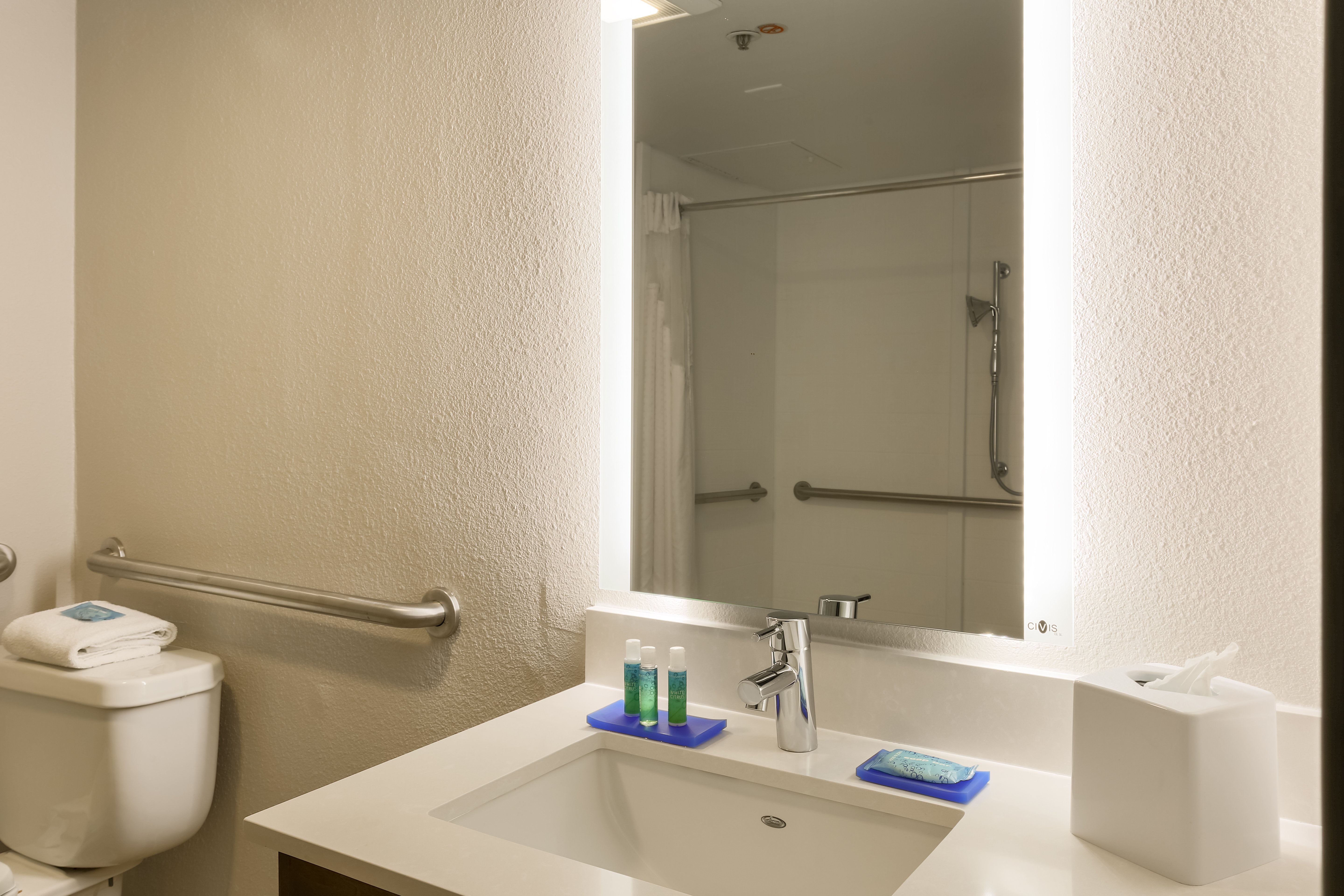 holiday inn express milwaukee west medical center by ihg