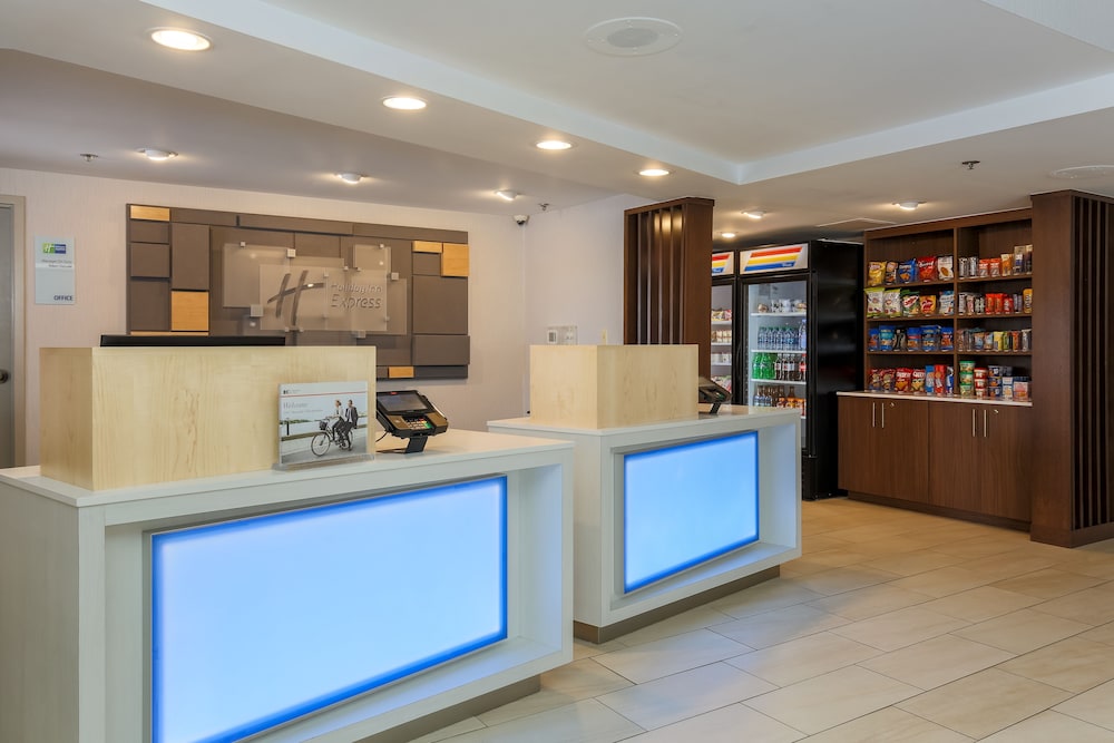 holiday inn express milwaukee west medical center by ihg