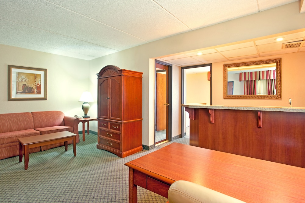 holiday inn express milwaukee west medical center by ihg