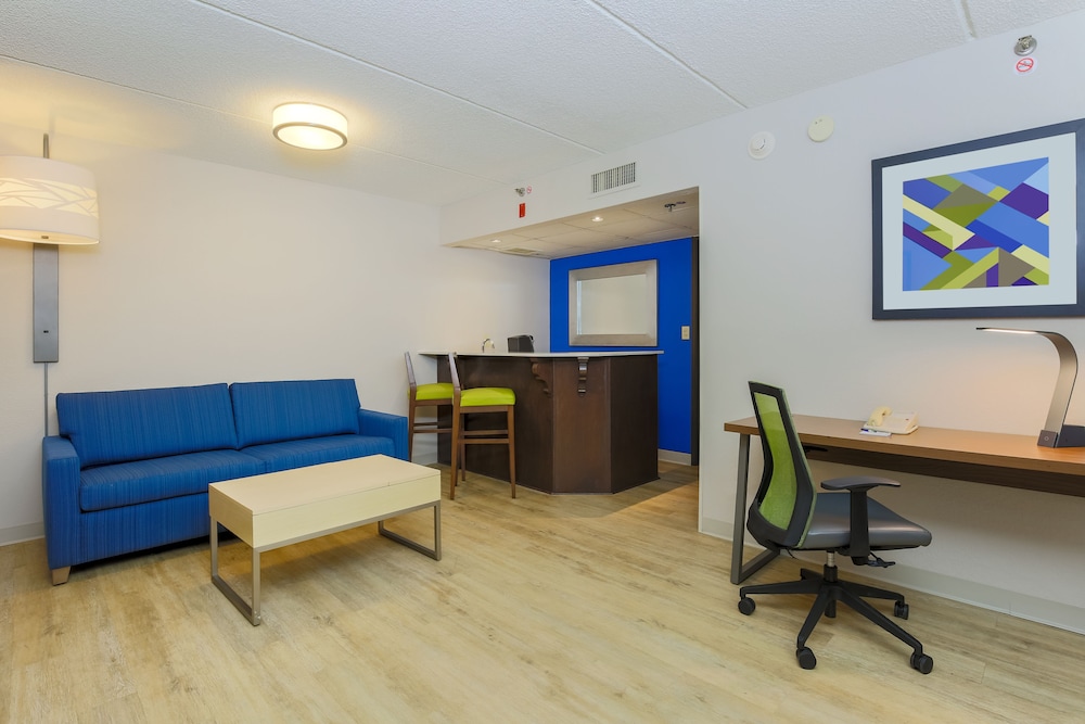 holiday inn express milwaukee west medical center by ihg