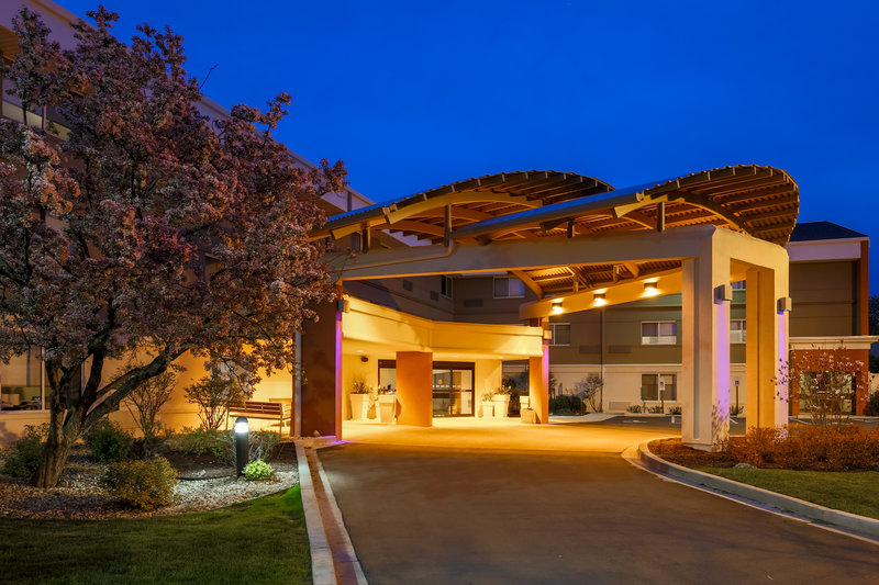 holiday inn express milwaukee west medical center by ihg