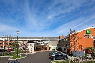 holiday inn express milwaukee west medical center by ihg