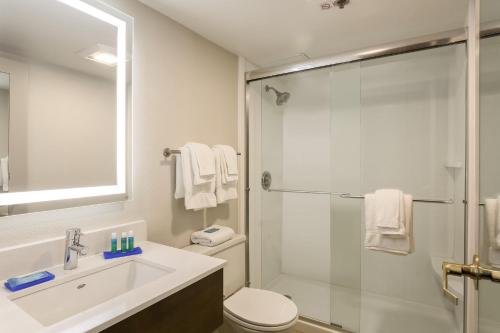 holiday inn express milwaukee west medical center by ihg