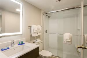 holiday inn express milwaukee west medical center by ihg