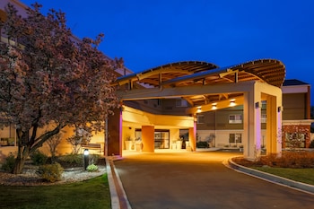 Holiday Inn Express Milwaukee-West Medical Center By Ihg,Milwaukee>>Elm Grove,3 star