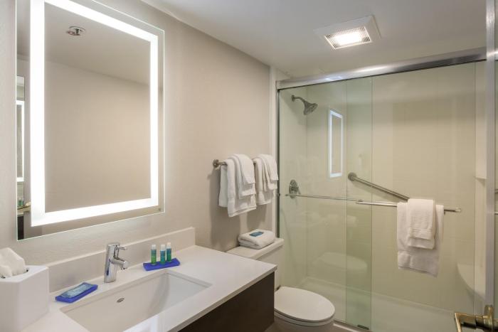 holiday inn express milwaukee west medical center by ihg