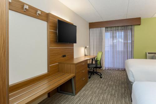 holiday inn express milwaukee west medical center by ihg