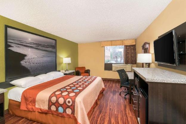 super 8 by wyndham raleigh north east