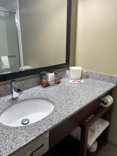 super 8 by wyndham raleigh north east