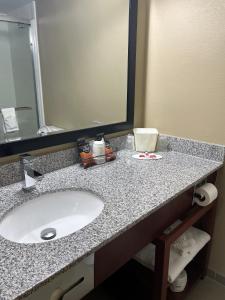 super 8 by wyndham raleigh north east