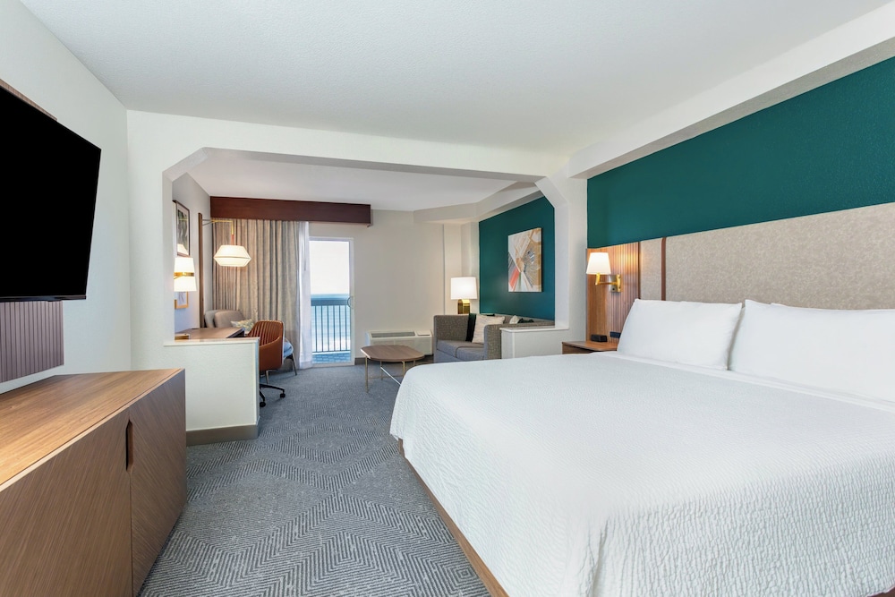holiday inn and suites daytona beach on the ocean