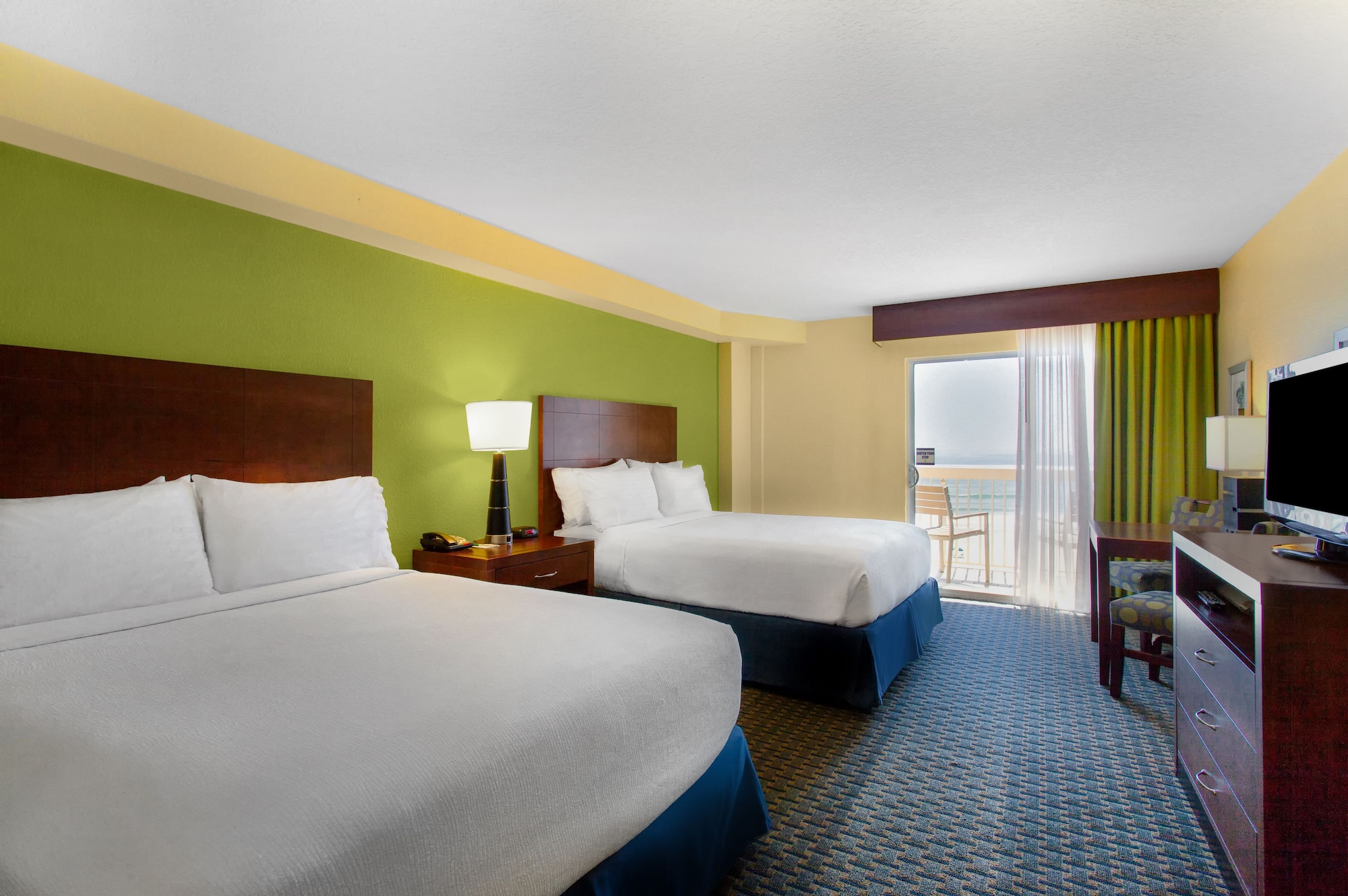 holiday inn and suites daytona beach on the ocean