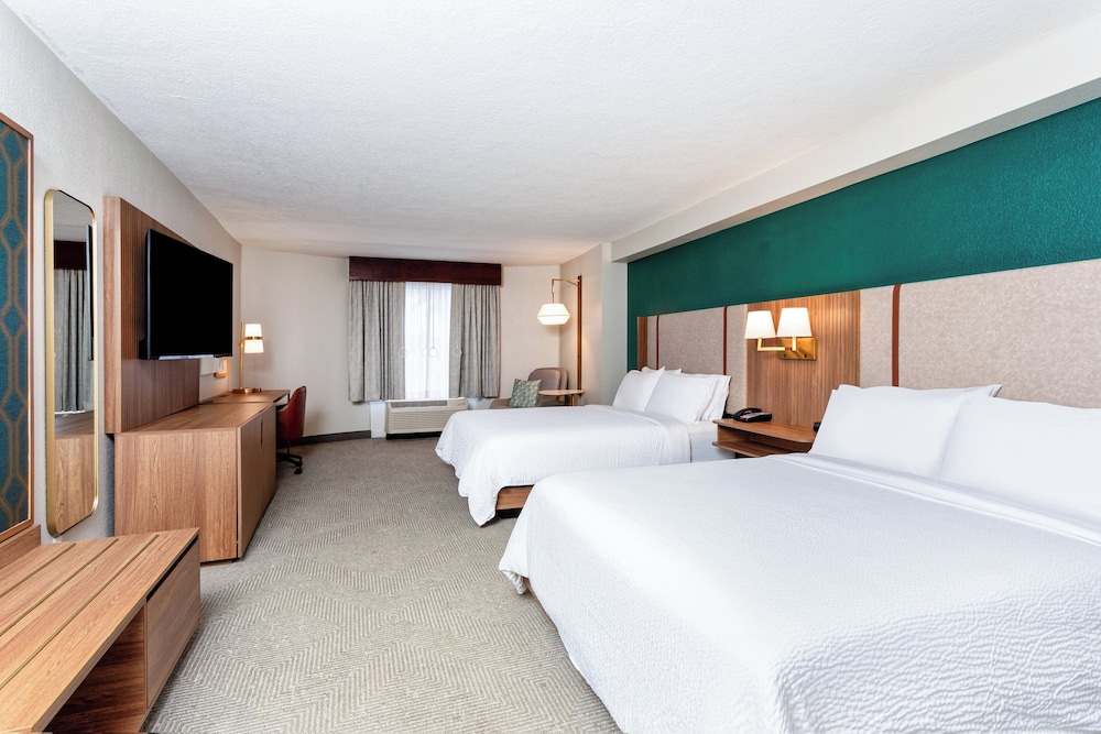 holiday inn and suites daytona beach on the ocean