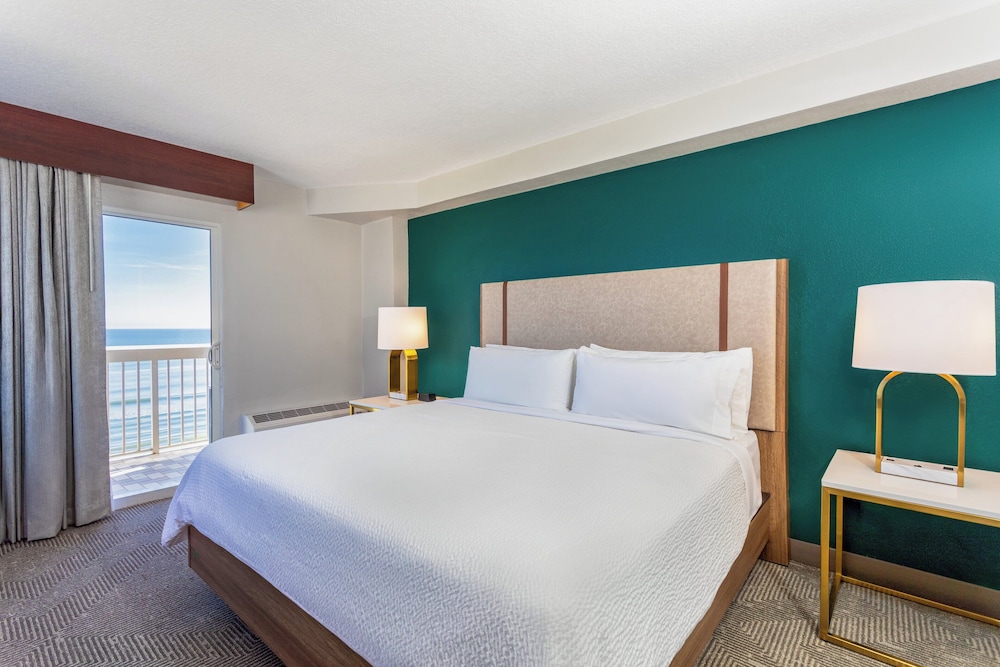 holiday inn and suites daytona beach on the ocean