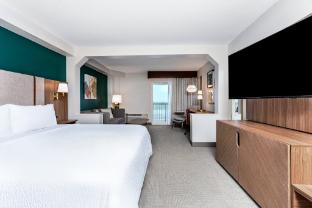 holiday inn and suites daytona beach on the ocean