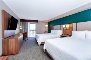 holiday inn and suites daytona beach on the ocean