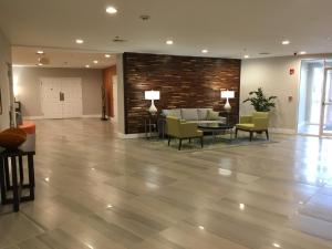 holiday inn and suites daytona beach on the ocean