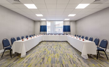 Holiday Inn & Suites Daytona Beach On The Ocean,Volusia County>>Daytona Beach,3 star
