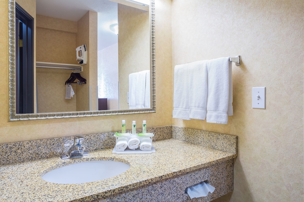 holiday inn express layton by ihg