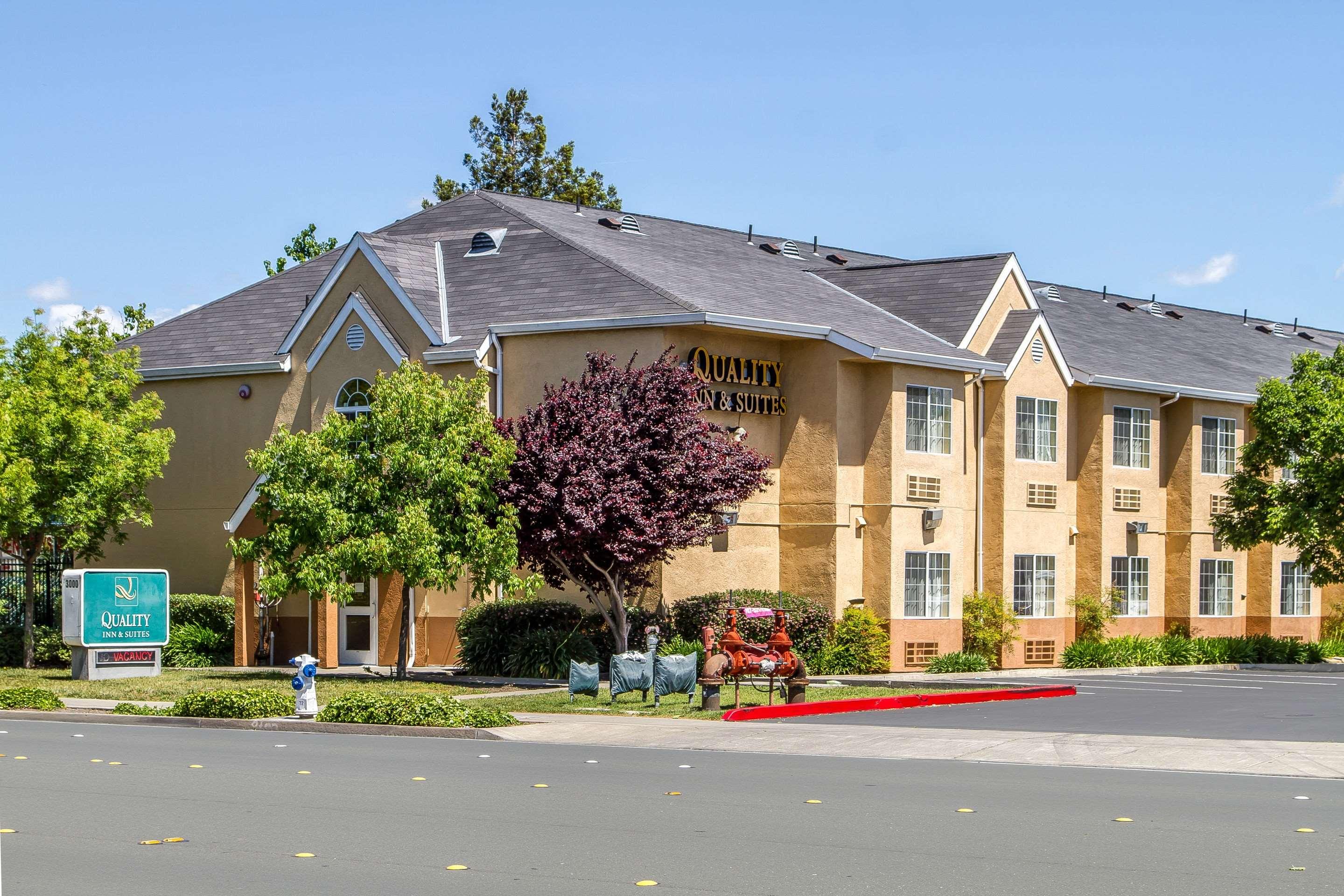 quality inn and suites