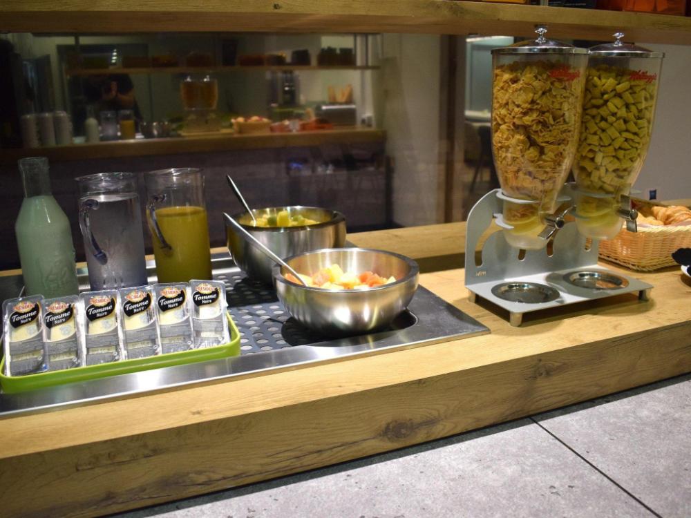 ibis styles arles palais des congres